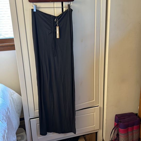 SKIMS soft lounge long skirt - Picture 2 of 6